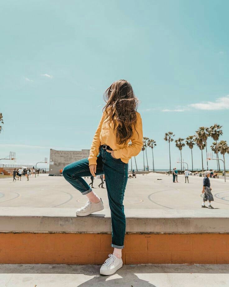 Graphic Corner 2 Girl Photography Poses Instagram Pose Photoshoot