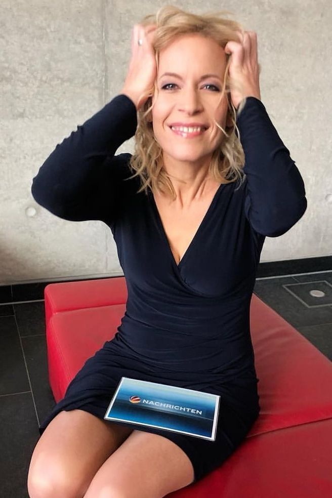 💙 Ina Dietz, very nice german tv host (SAT1) Promis, Strumpfhosen