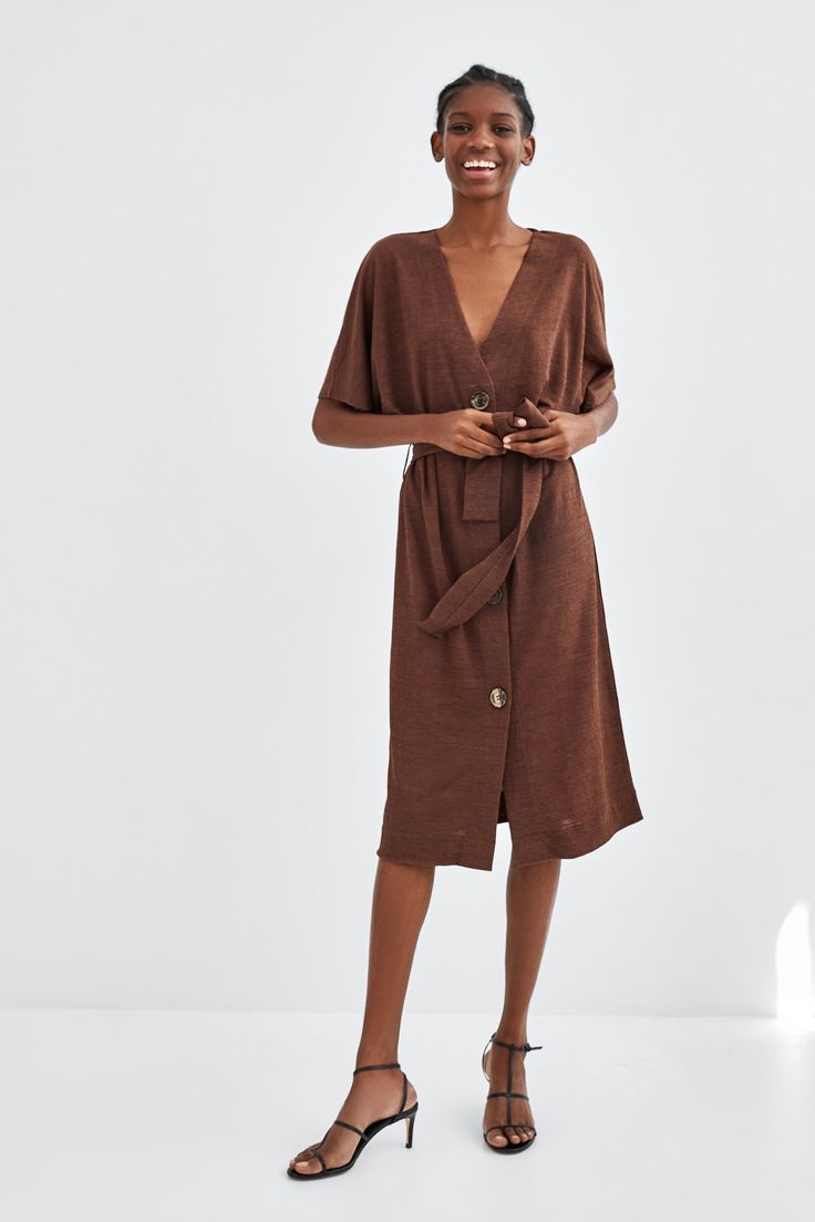 Image 1 Of Buttoned Dress With Belt From Zara 女性の服装 Tシャツ ボタン Image 1 Of Buttoned Dress With Belt From Zara 女性の服装 Tシャツ ボタン