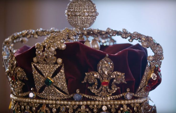 Pin by Nemesis on British Royal Regalia in 2022 | Royal jewels, Imperial state crown, Crown jewels