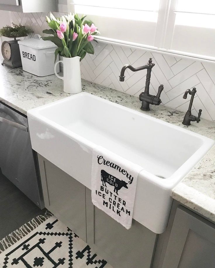 19 Uber Cool Farmhouse Kitchen Sink Ideas That Are Versatile And Functional Farmhouse Sink Kitchen Farmhouse Kitchen Design Farmhouse Kitchen Backsplash