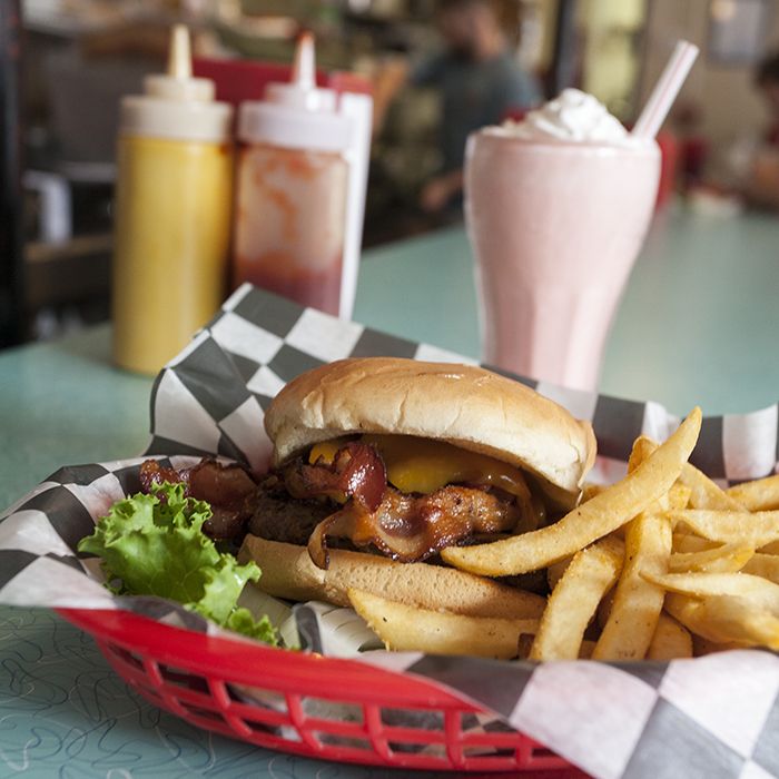 33 Best Local Food Favorites In Va Images On Pinterest Virginia Burger Bar In Bristol Va Located Historic Downtown Since 1942 It S Been Said Barplaces To Eatvirginia Beachfamily