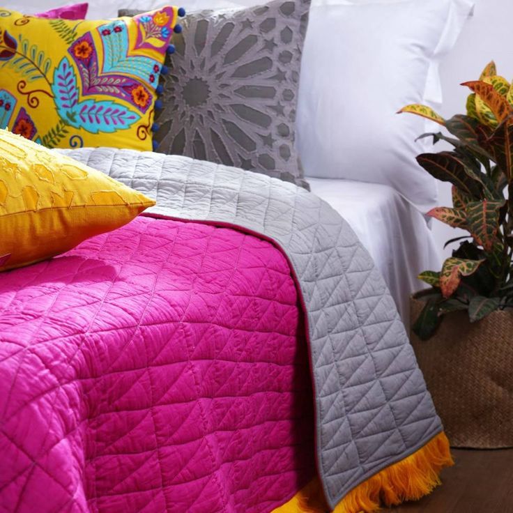 Reversible Bohemian quilted bedspread with fringe Grey and hot pink Sizes available
