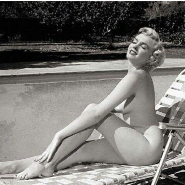 Marilyn monroe nude upskirt