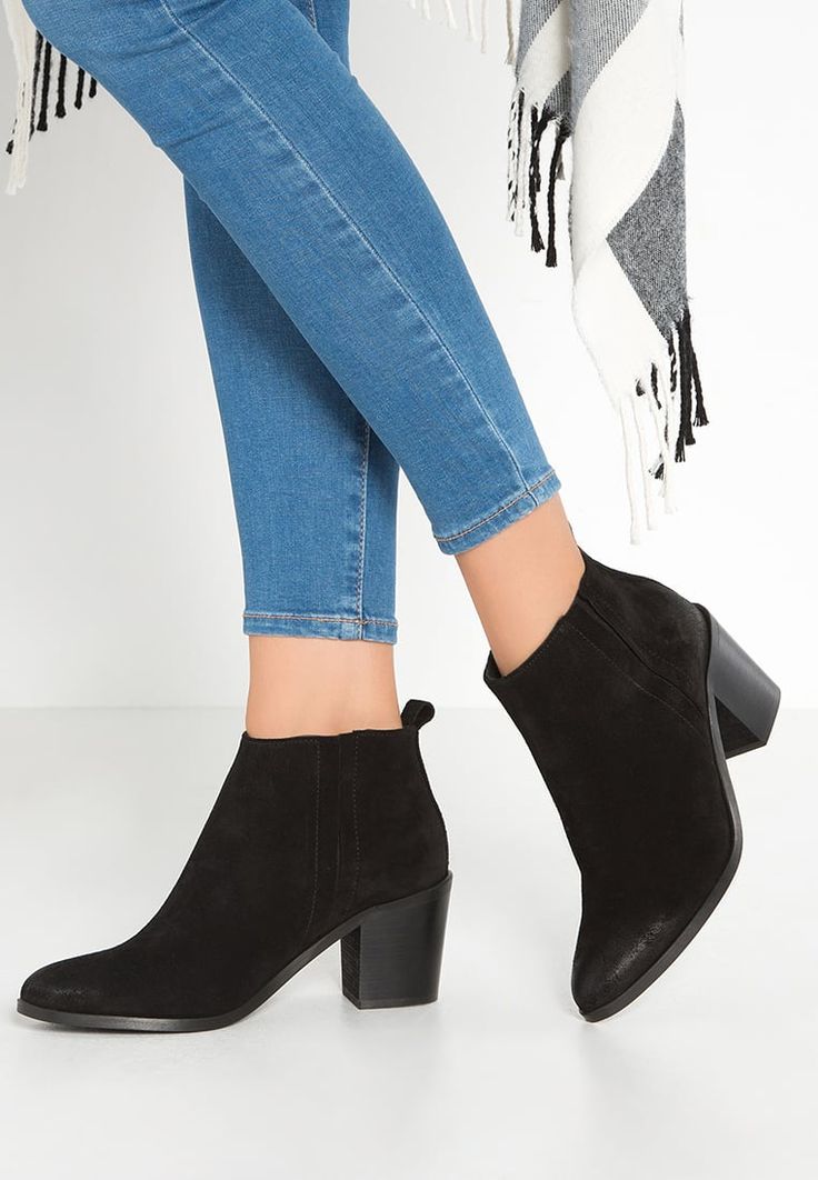 72 best zalando images on Pinterest | Air presto, Air force 1 and ... Pieces PSUMIKO - Ankle boot - black - Zalando.pl