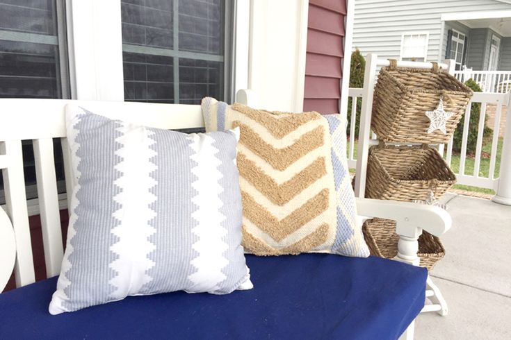 A Quick Tip For Keeping Your Outdoor Home Decor Pillow From Ing Away Diy T Pillows Cushions And Outdoor Cushions And Pillows, Outdoor Pillows Only