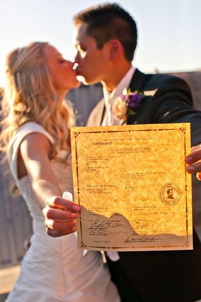 This is so beautiful ♡ 50 Must-Have Wedding Photos....love the one with your parents' wedding photo. I need to have one of me holding my mom's wedding photo :)