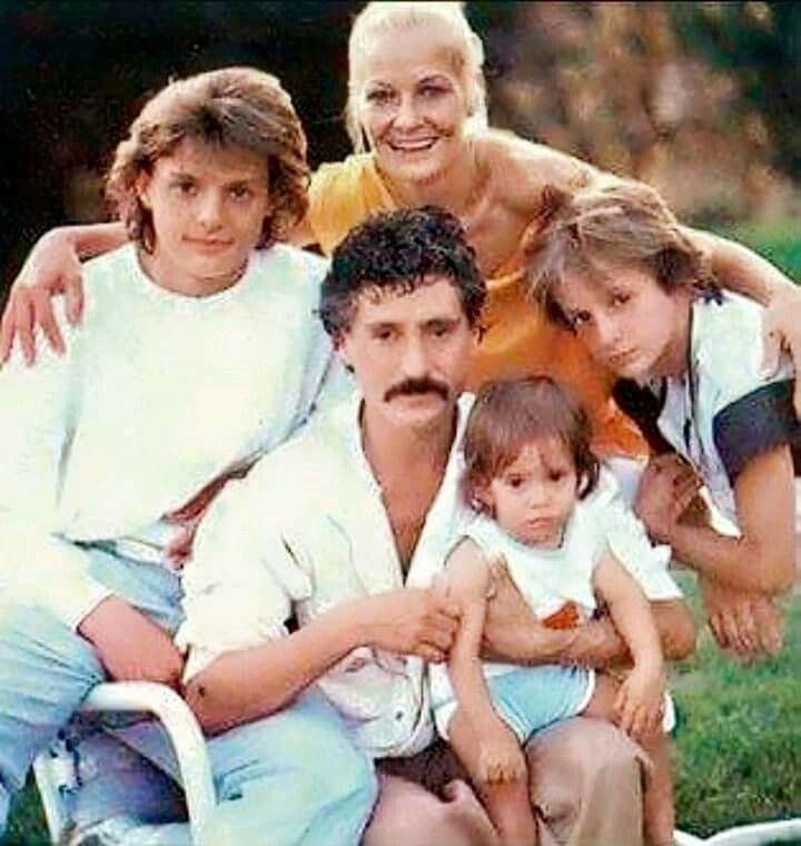 Pin De Abigail Arias En Luismi Luis Miguel Nino Luis Miguel Joven Luis Miguel Vivo