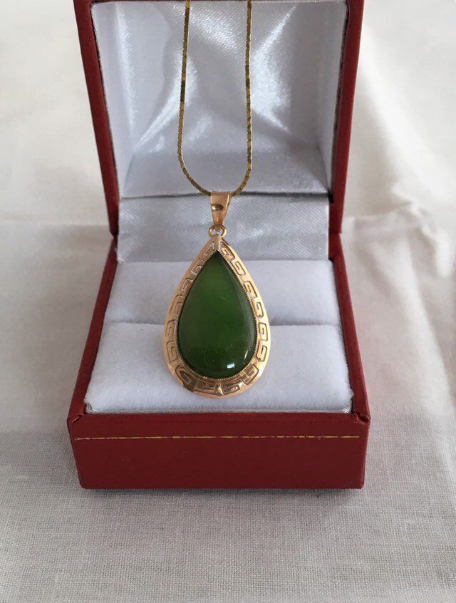 14k Gold Green Jade Teardrop Greek Key Design Pendant 17 Jewelry Chains Yellow Chain - Jade Pendant Gold Chain 14k Gold Green Jade Teardrop Greek Key Design Pendant 17 Jewelry Chains Yellow Chain - Jade Pendant Gold Chain