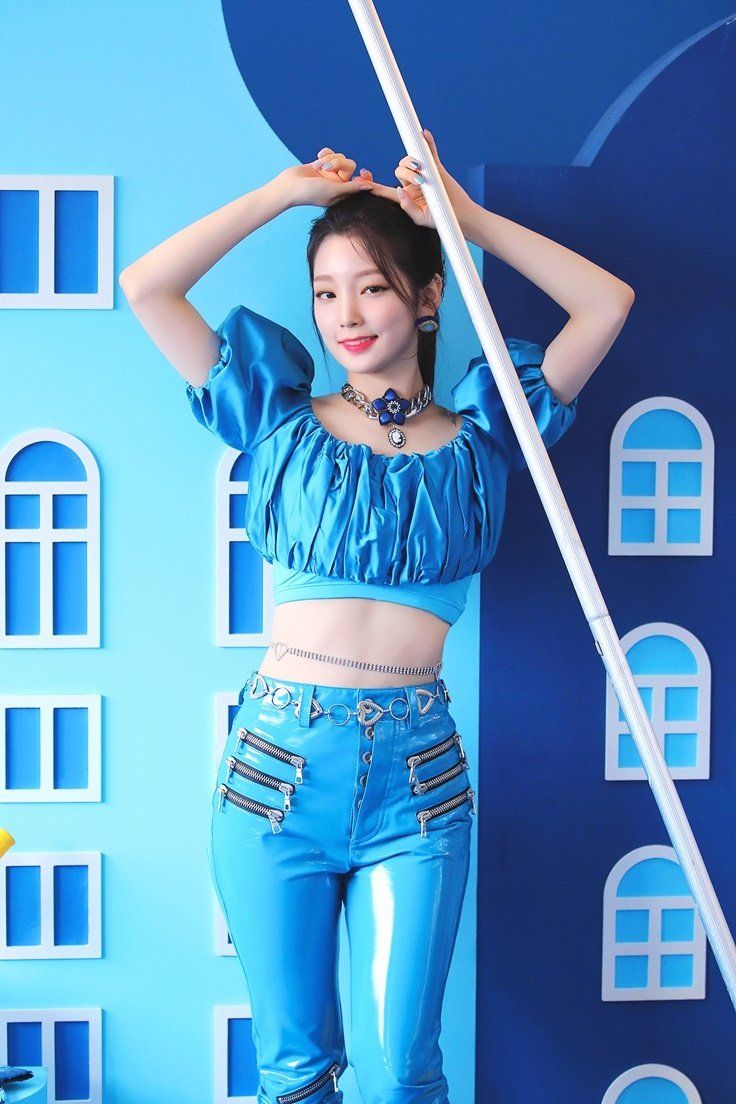 kim yeonhee blue punch making 2020 blue punch kpop girls rocket kim yeonhee blue punch making 2020 blue punch kpop girls rocket