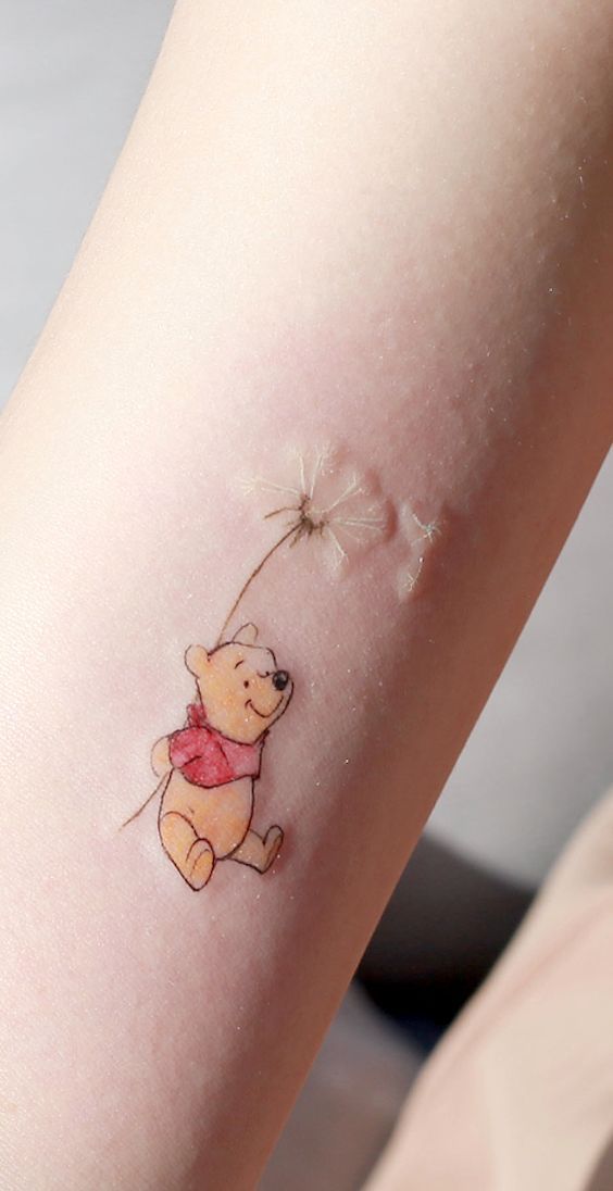 Einfache Tattoo Designs um Ihre Lieblingsblume auf Ihrer Haut zu tragen. Siehst ...