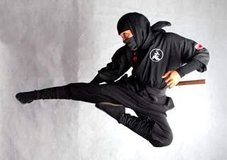 https://i.pinimg.com/736x/6f/68/b5/6f68b50a4a00b71f5795206e43237711--ninjutsu-ninja.jpg