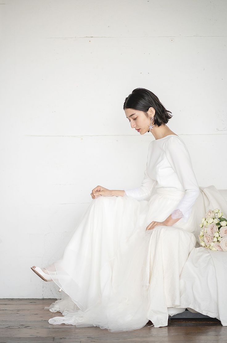 タイトスリーブドレスを自分の結婚式で選びたいなら|Choole【チュール】 | カジュアルウェディング ドレス, カジュアルウェディング, ウェディングドレス シンプル タイトスリーブドレスを自分の結婚式で選びたいなら|Choole【チュール】 | カジュアルウェディング ドレス, カジュアルウェディング, ウェディングドレス シンプル