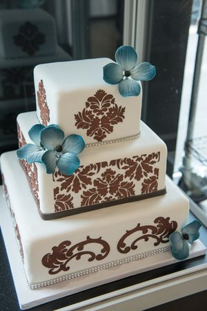10 Best Pittsburgh Wedding Cakes Images On Pinterest Cake Blue And Red Flowers On An Oakmont Bakery Wedding Cake