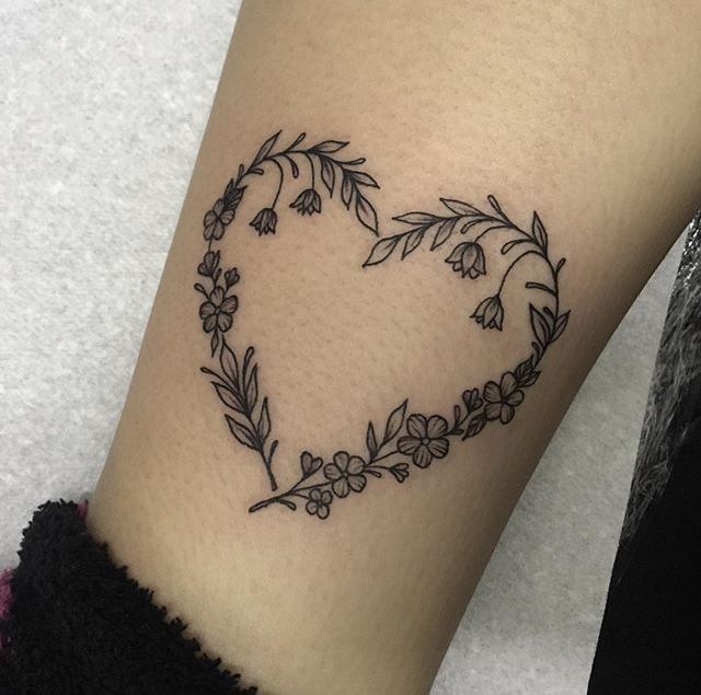 Valentina Adli Kullanicinin Tatuajes Panosundaki Pin Omuz Dovmesi But Dovmeleri Sanatsal Dovmeler Valentina Adli Kullanicinin Tatuajes Panosundaki Pin Omuz Dovmesi But Dovmeleri Sanatsal Dovmeler