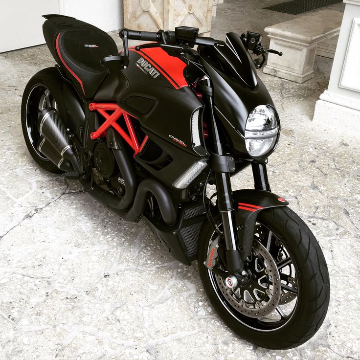 Ducati Diavel Pictures Ducati Diavel Pictures