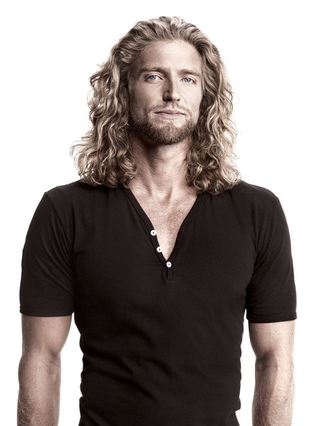 Lange blonde haare mann