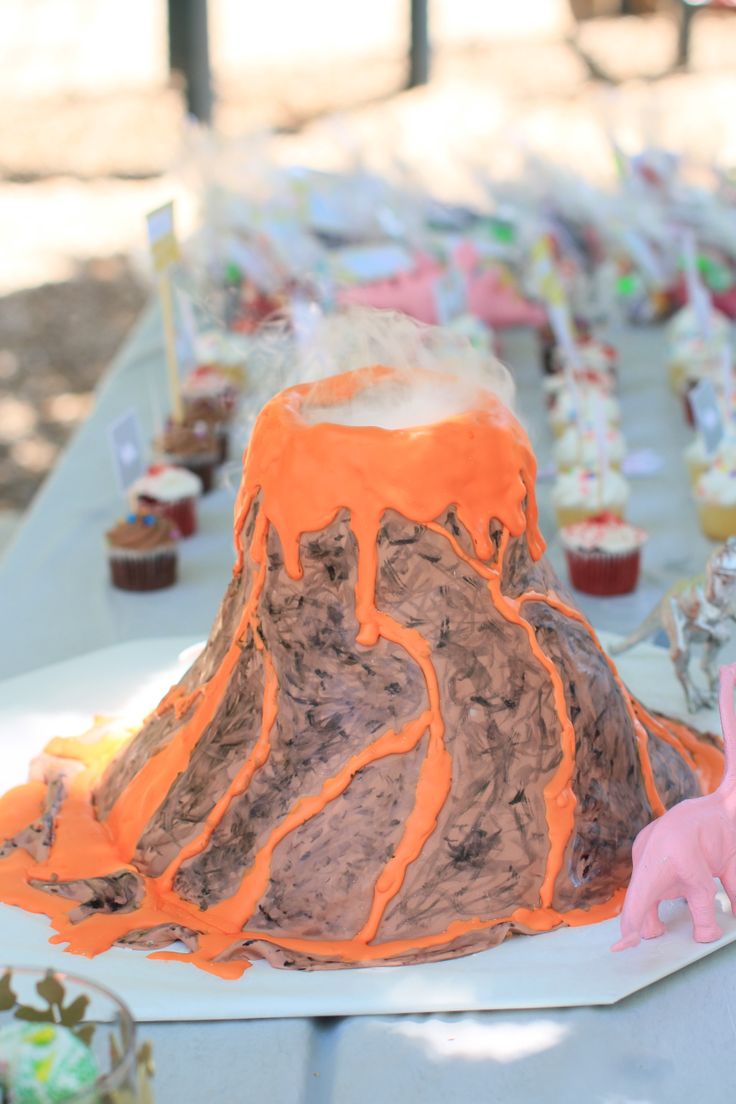 9 best birthday cakes images on pinterest anniversary elmer fudd blue christmas