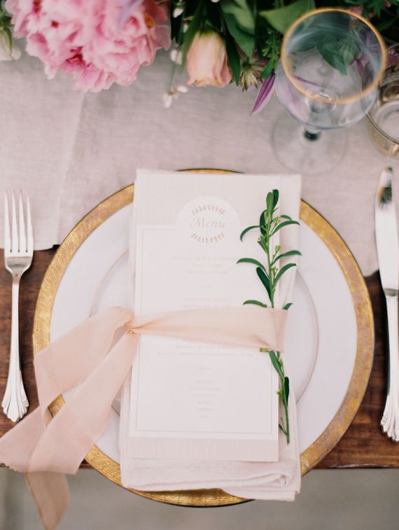 Best 25 Wedding Charger Plates Ideas On Pinterest 20 Stylish Soft Pink And Blush Wedding Ideas