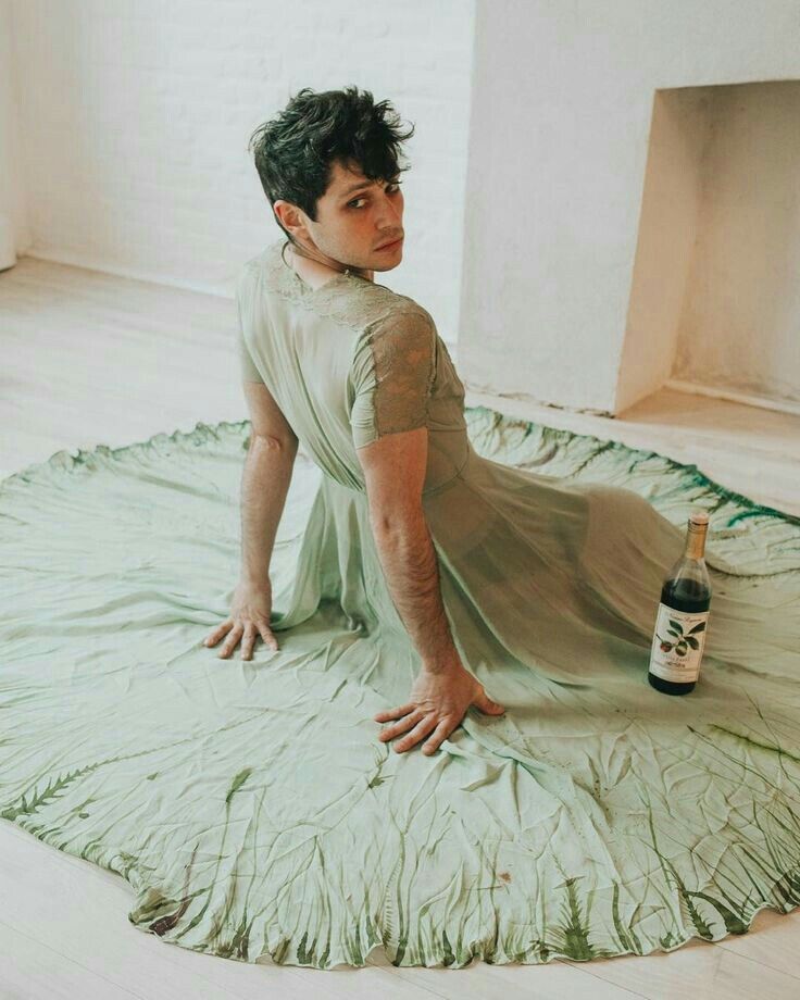 Pin by Skrzydlata Istota on Ezra Miller | Genderless fashion, Pretty