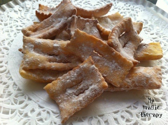 Las Hojuelas De Carnaval Le Chiacchiere Es Un Dulce Típico Italiano De Este Periodo De Carnavales Desde Que Ví La Receta Tení Dulces Hojuelas Dulces Tipicos
