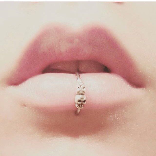 Lip Ring Vertical Labret Lip Ring Vertical Labret