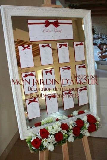 Plan de table sur miroir blanc et rouge bordeaux par Mon Jardin d\u0027Amour