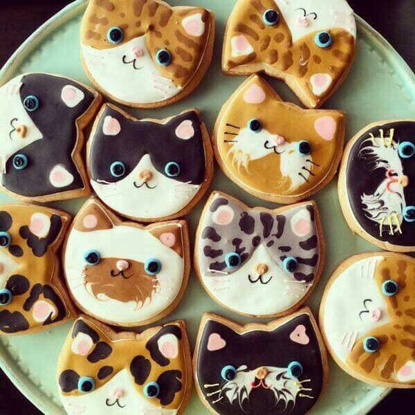 Cookie Cake Decorated With Cats Cookie Cake Decorated With Cats