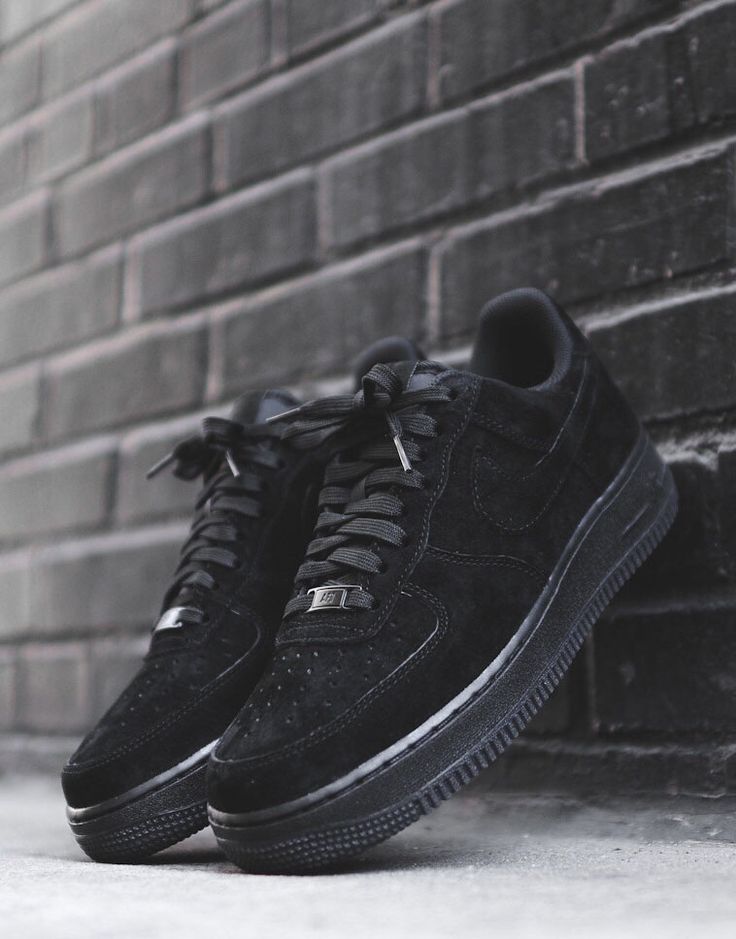 Nike Airforce 1 // Black Suede | Meilleures baskets, Nike air force ...