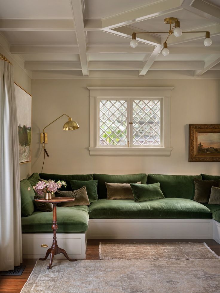 A Stylish Portland Home Designed By Jessica Helgerson Interior Design The Nordroom House Interior Interior Design Built In Sofa