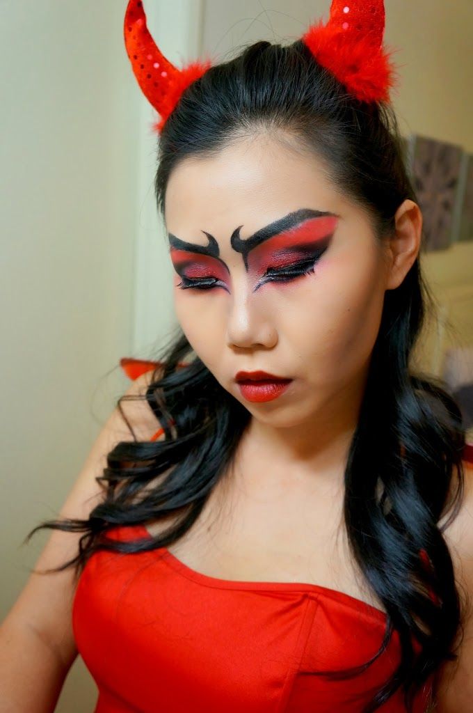 Easy devil halloween makeup Easy devil halloween makeup