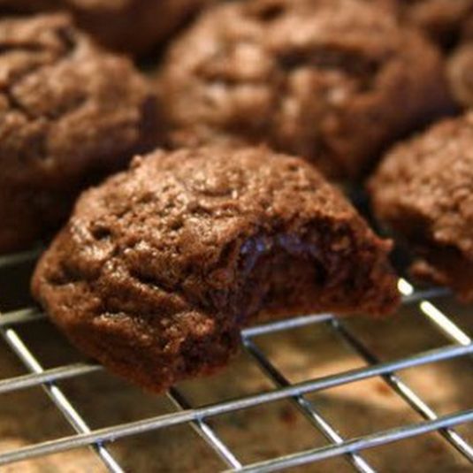 mrs fields cookies cases Another aspect that was focused on is food hygiene to attract more customers place: store is strategically located outside the food court, normally near department. mrs fields cookies cases Another aspect that was focused on is food hygiene to attract more customers place: store is strategically located outside the food court, normally near department.