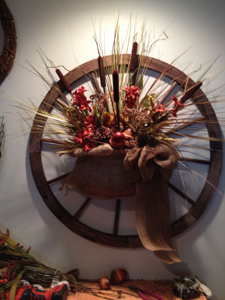 Best 25 Wagon wheel chandelier diy ideas on Pinterest