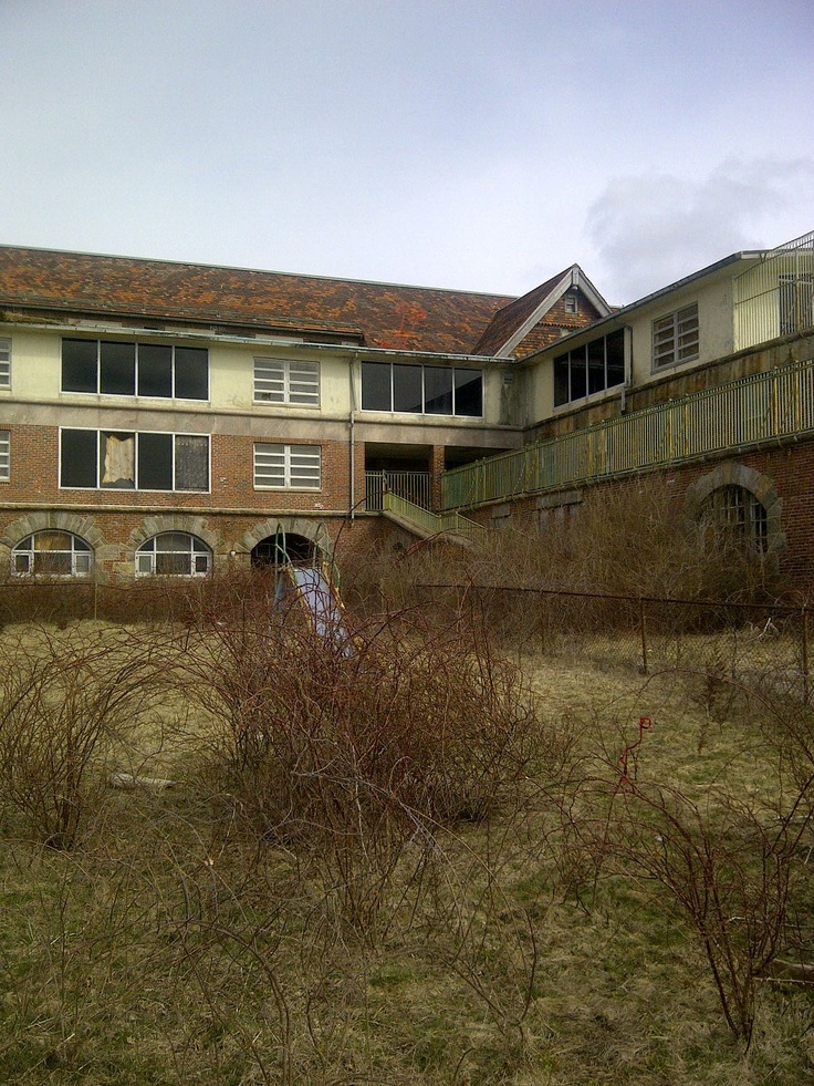 9 Best Creepy Places In Ct Images On Pinterest Abandoned I Ve Photographed The Exterior Of This Place My Film Turned Out Funky Too