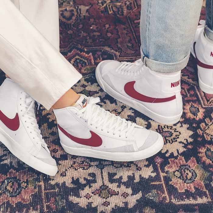 White Blazers White Blazers Business Casual Boyfriend Jeans Skinny Jeans Black Pants White Shirts Black Skinnies Leathe Sneakers Fashion Fresh Shoes Hype Shoes