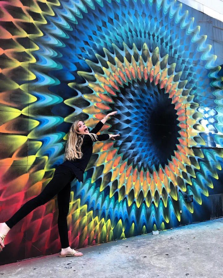 Hypnotic Graffiti Murals Radiate Colorful Illusions of Deep Portals Hypnotic Graffiti Murals Radiate Colorful Illusions of Deep Portals