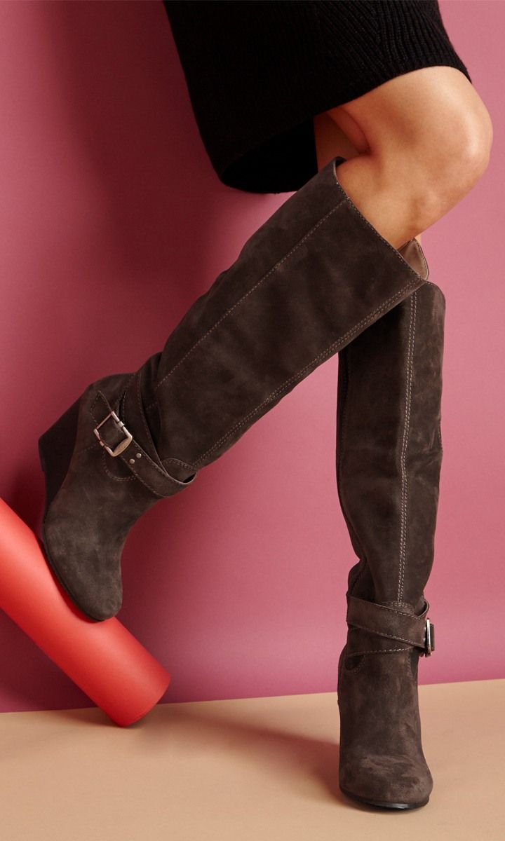 Knee High Nike Shoes Knee High Nike Shoes