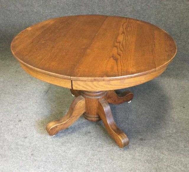 Round Oak Dining Table With Two Leaves Great Round Oak Dining Table With Two Leaves Great Leaf
