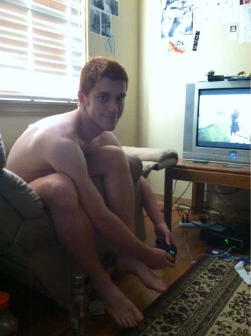 Gaming Naked 48