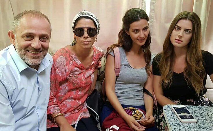 Hilmi Ozcelik Nalan Kurucim Irem Helvacioglu Belfu Benian Unluler Kizlar Aktor Hilmi Ozcelik Nalan Kurucim Irem Helvacioglu Belfu Benian Unluler Kizlar Aktor