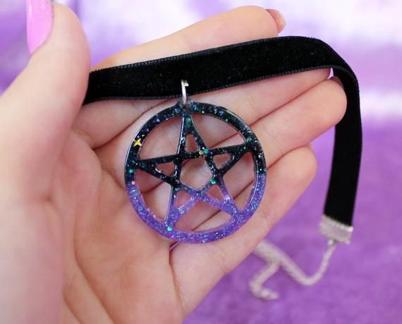 Gothic Kawaii Aesthetic Jewelry White Heart Pentagram Earrings