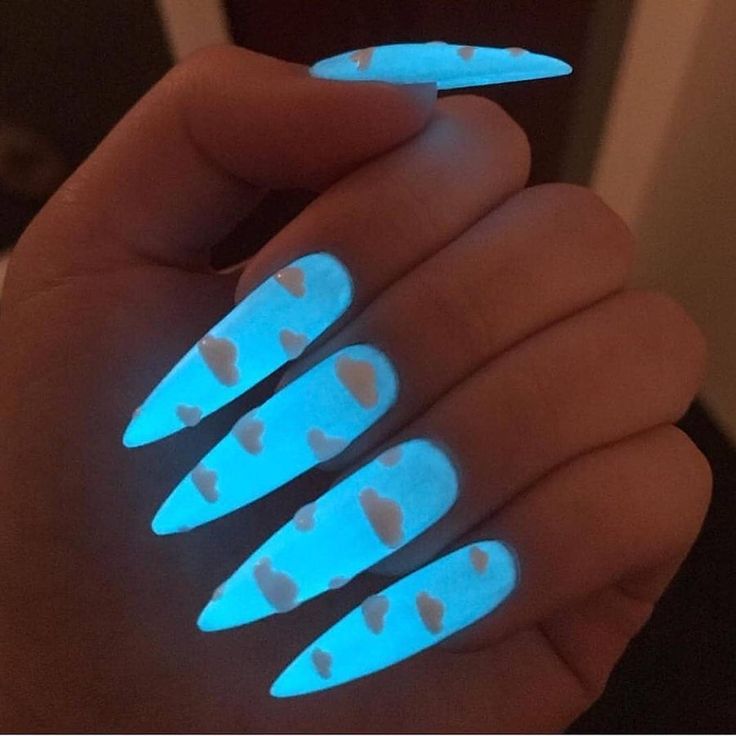 Glow in the dark nails ... in 2020 | Glow nails, Jelly nails