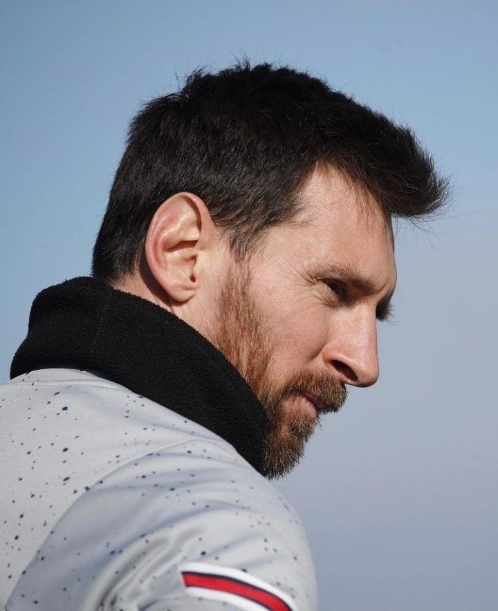 Pin by Aisha Kamran on THE Lionel 🦁 Messi 👑 in 2024 | Lionel messi