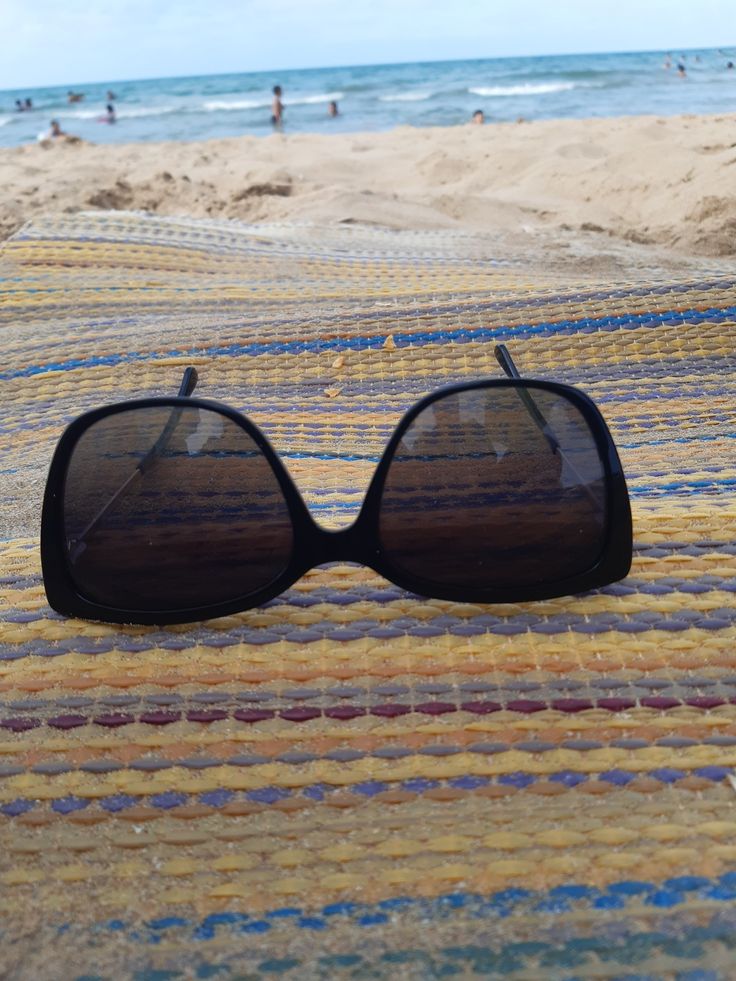 أفضل خمس نظارات شمسية للنساء لعام 2020 Sunglasses Cool Sunglasses Trending Sunglasses