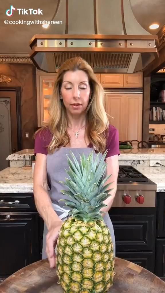 How To Cut A Pineapple Tiktok HOWOTS
