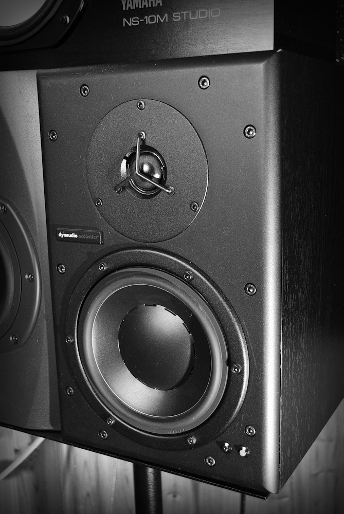 Best Nearfield Bookshelf Speakers The bm6 (Dynaudio) is a nice nearfield bookshelf speaker. Here in is