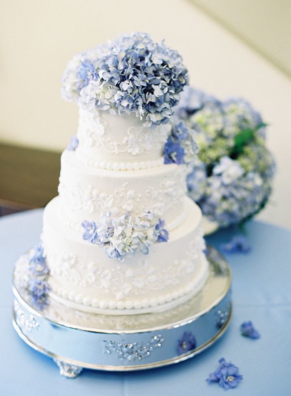 ジューンブライドにぴったり パステルカラーの紫陽花をメインに結婚式を飾りつけ White Wedding Cakes Elegant Wedding Cakes Wedding Cakes Blue ジューンブライドにぴったり パステルカラーの紫陽花をメインに結婚式を飾りつけ White Wedding Cakes Elegant Wedding Cakes Wedding Cakes Blue