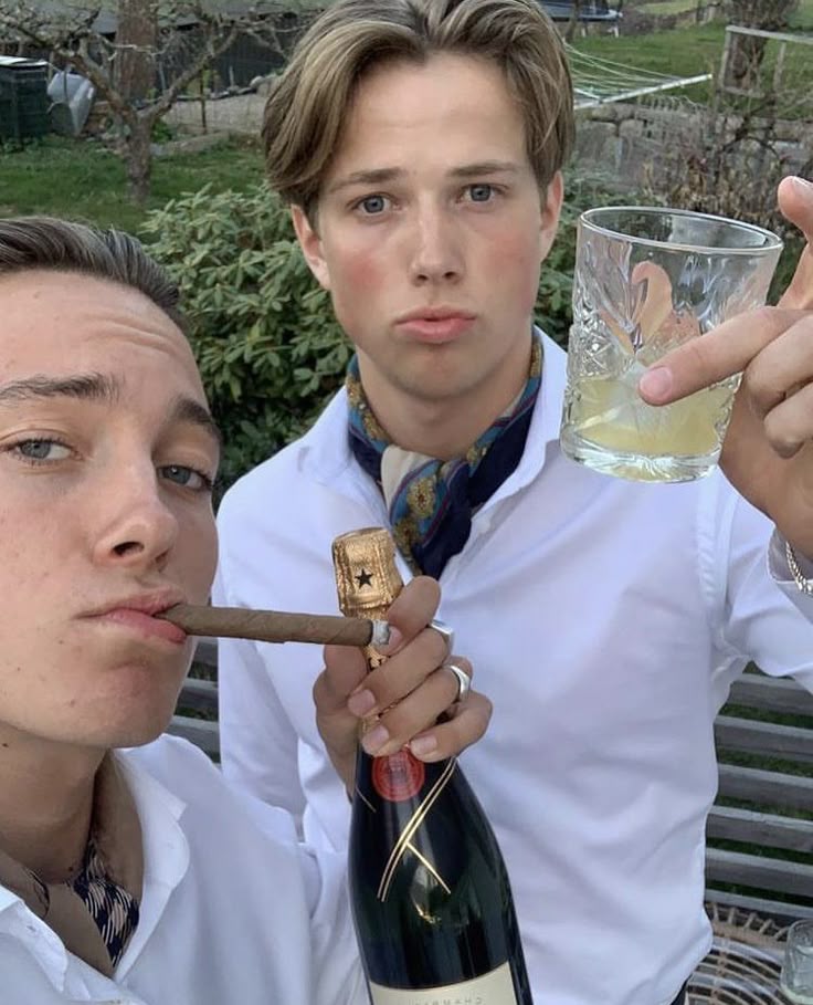 Pin By Emiliano On Guardado R pido Old Money Aesthetic Boys Party money-names-shtampik