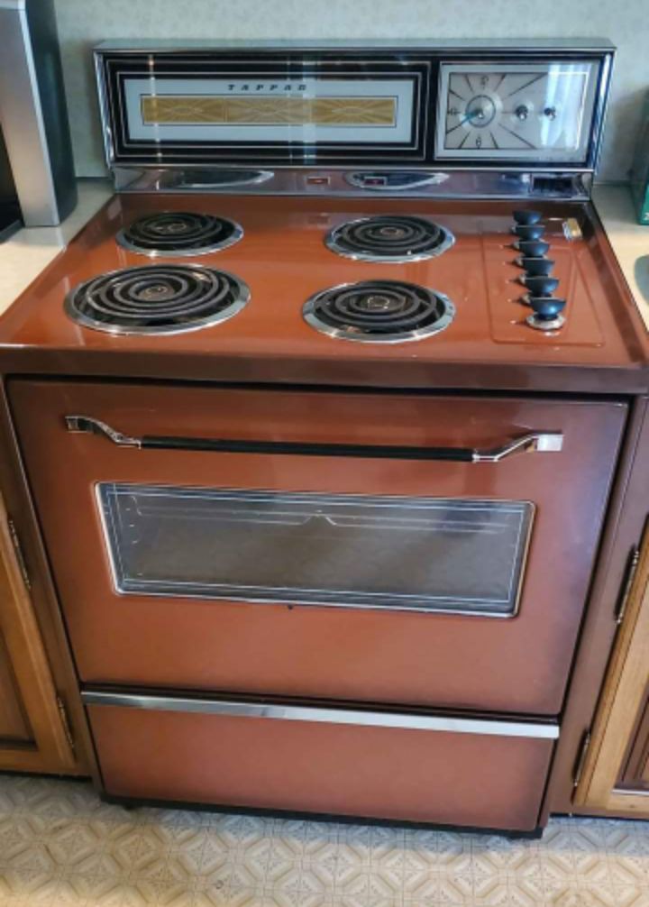 Coppertone Tappan electric range in 2023 | Vintage appliances, Vintage