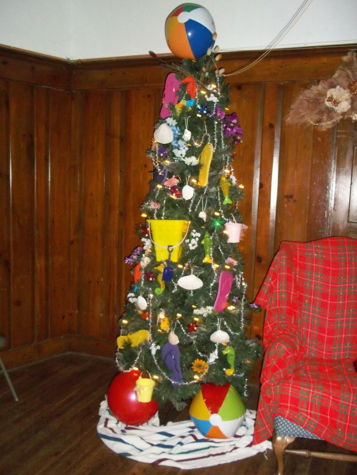 florida summer themed christmas tree beach balls flip christmas tree decorating ideas pictures